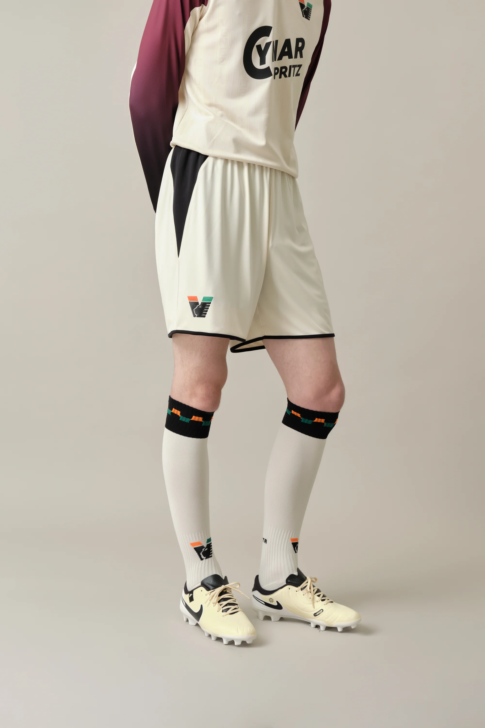 25/26 Away Shorts - Image 4