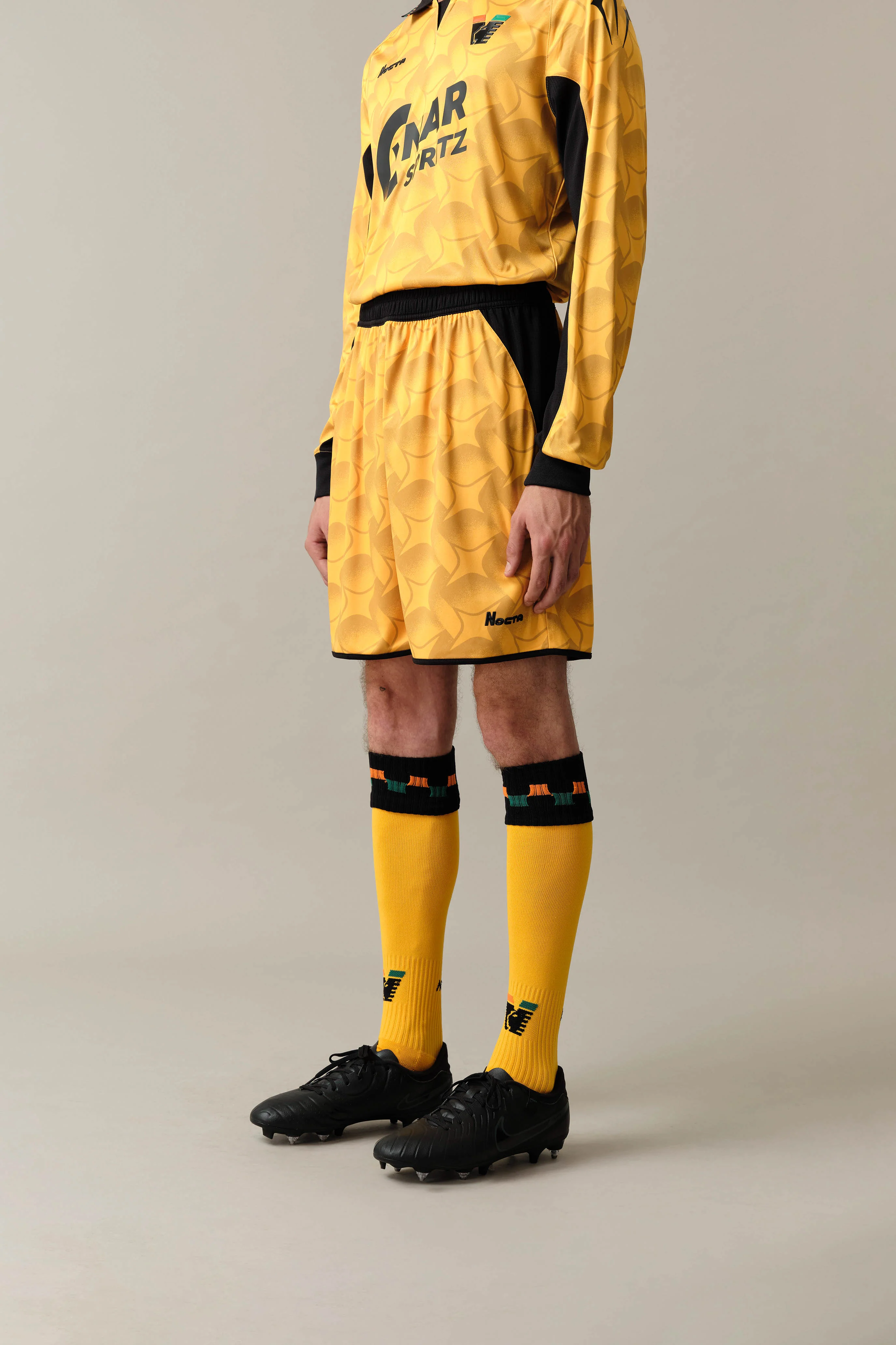 25/26 Goalkeeper Home Shorts - Image 3